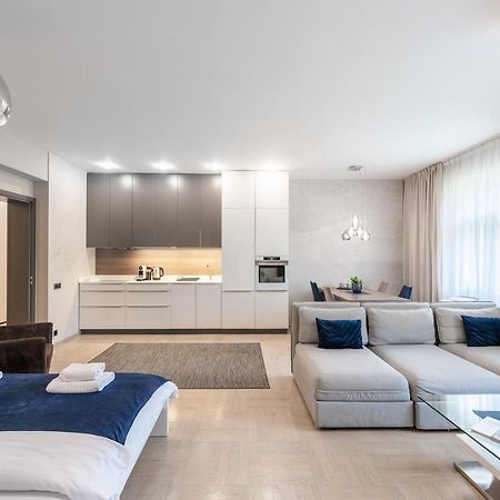 New Luxury Apt With Ac&Parking In The Center Of Prague Apartment Ngoại thất bức ảnh
