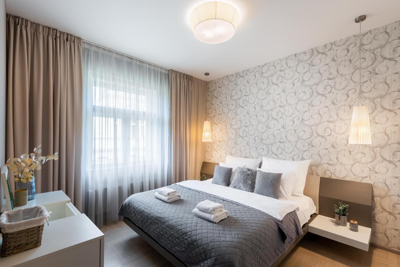 New Luxury Apt With Ac&Parking In The Center Of Prague Apartment Ngoại thất bức ảnh