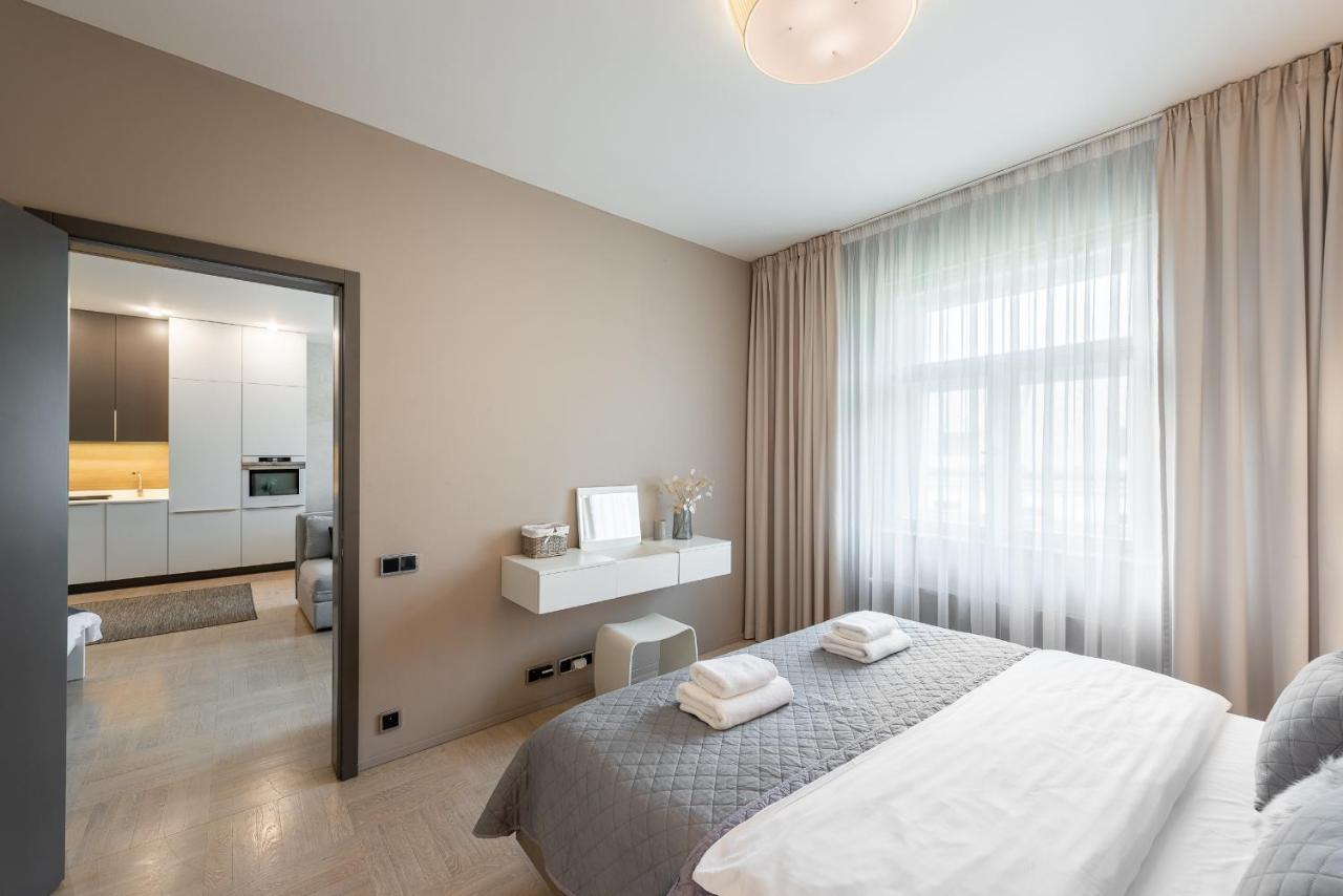 New Luxury Apt With Ac&Parking In The Center Of Prague Apartment Ngoại thất bức ảnh