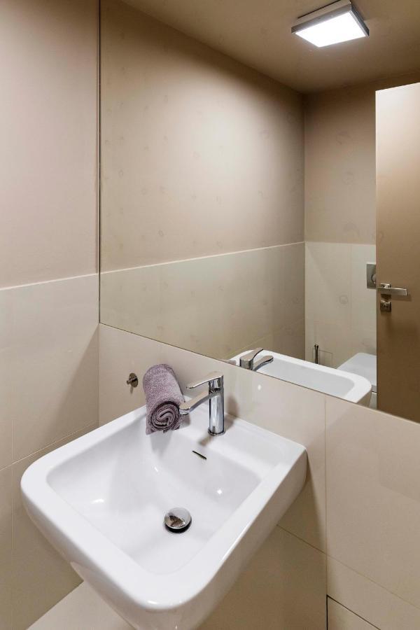 New Luxury Apt With Ac&Parking In The Center Of Prague Apartment Ngoại thất bức ảnh
