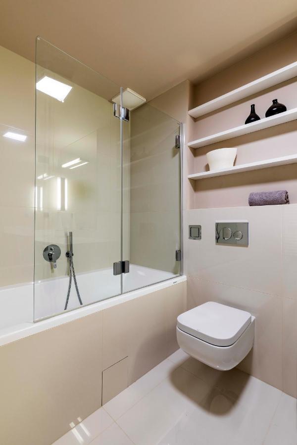 New Luxury Apt With Ac&Parking In The Center Of Prague Apartment Ngoại thất bức ảnh
